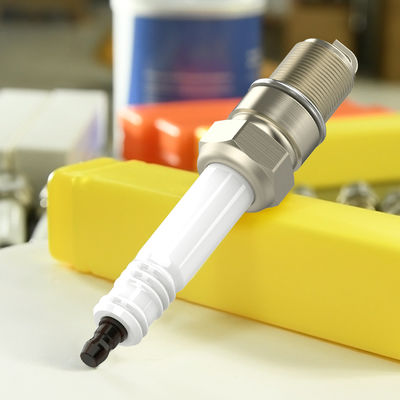 औद्योगिक स्पार्क प्लग R5B12-77 जिसमें गैस्केट सीट टाइप J गैप औद्योगिक इलेक्ट्रोड और प्रतिरोधक है